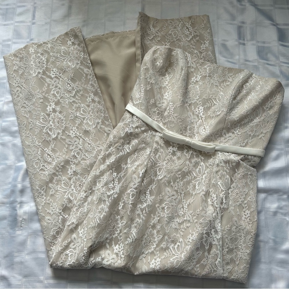 Alfred Angelo Strapless Empire Waist Champagne Underlay White Lace Overlay Dress